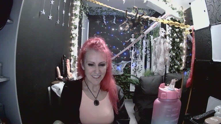 SkySparks's Streamate show and profile