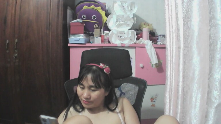 Sunyycutee's Streamate show and profile