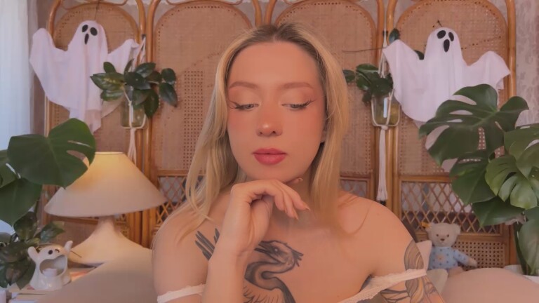 BambiFawn's Streamate show and profile