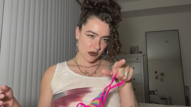 Velvette_Peach's Streamate show and profile