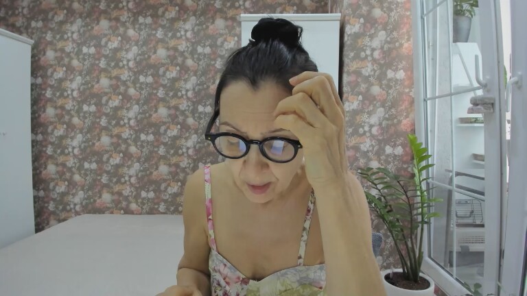 CharmChoice's Streamate show and profile