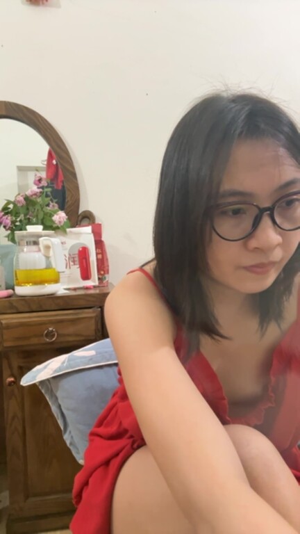 MiaTrang's Streamate show and profile